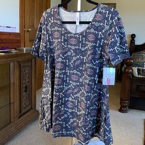 NWT Lularoe Perfect T Size Medium